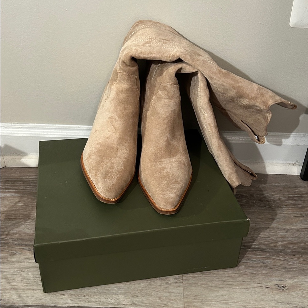 Tan Suede Western Boots - Picture 2 of 2